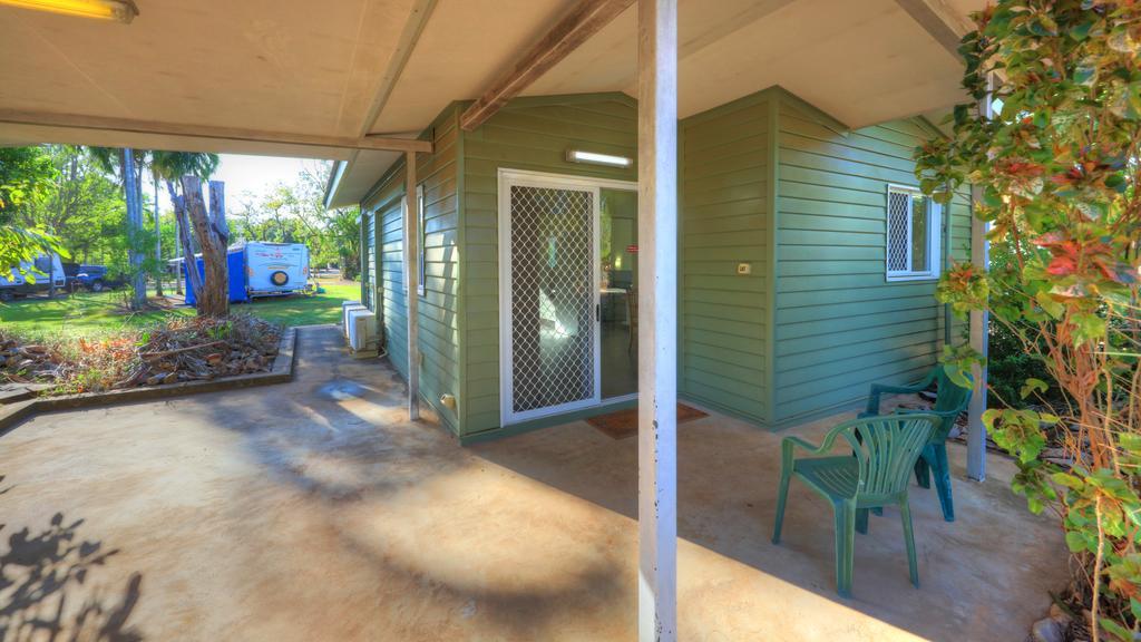 Batchelor Holiday Park Exterior photo